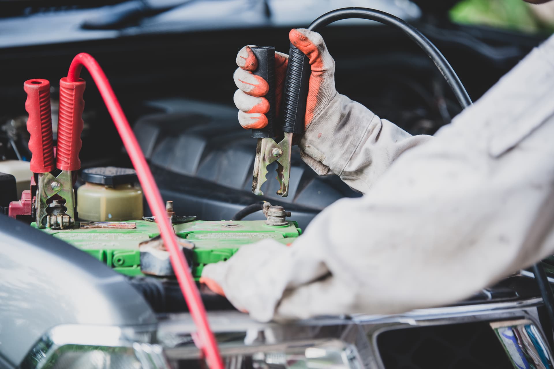 Car Battery Replacement Dubai - 24/7 Mobile Battery Service